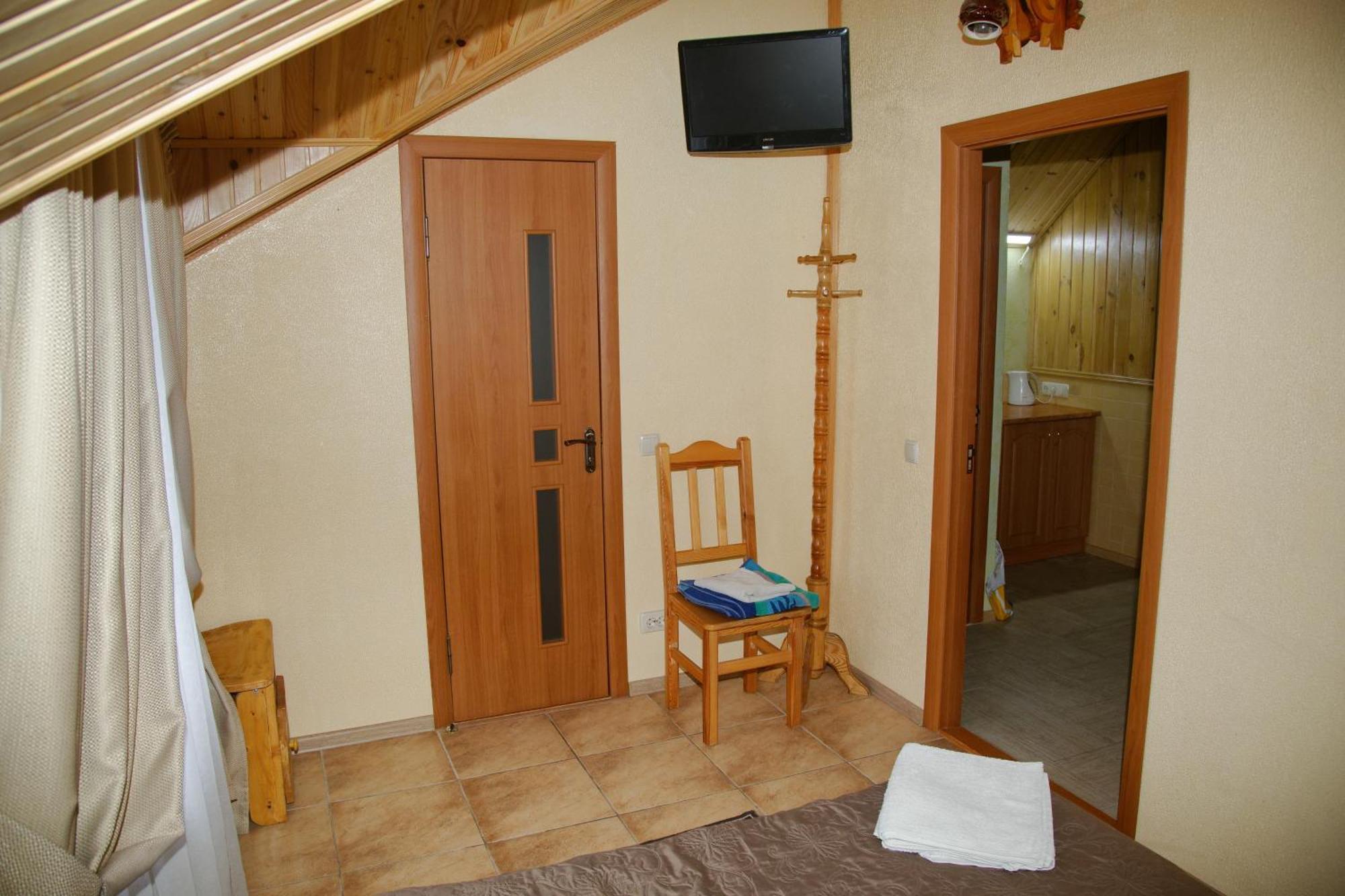 Mini-Hotel Yandrusi カームヤネツィ・ポジーリシクィイ エクステリア 写真
